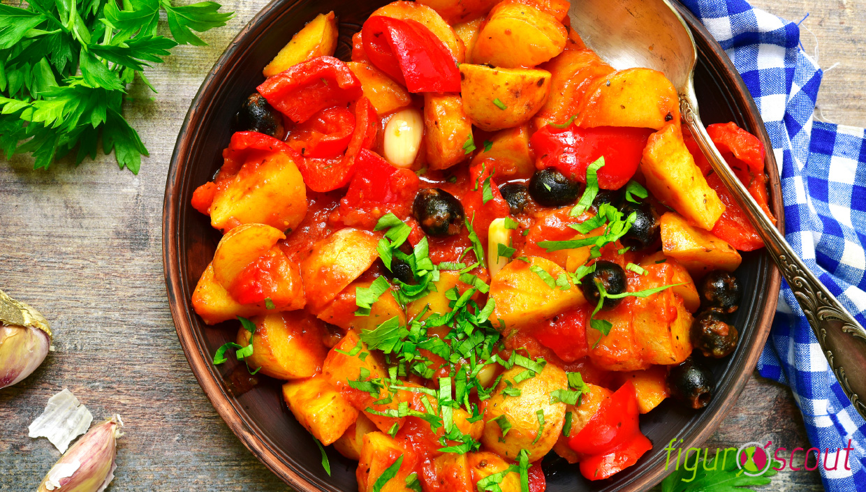 kw9-ragout-mit-tomaten-paprika-und-kartoffeln-Rezeptbild - GET FIT HÖCHST